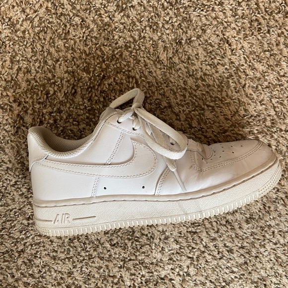 Nike Air Force 1’s in white. Size US women’s 6.5 - Picture 3 of 4